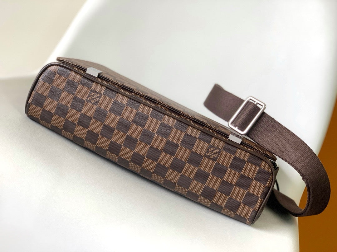 Damier Ebene District Messenger Bag