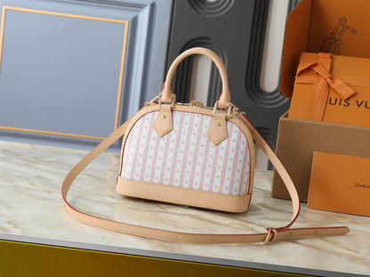 Alma BB Vintage-Style "Trunks & Bags" Stamp