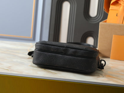 Nil Cross Body Bag