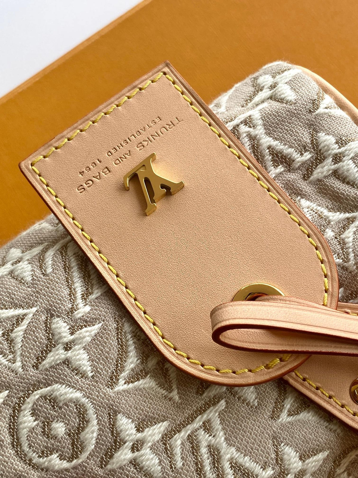 Nano Speedy With Tactile Jacquard Canvas In Soft Peuplier Shade