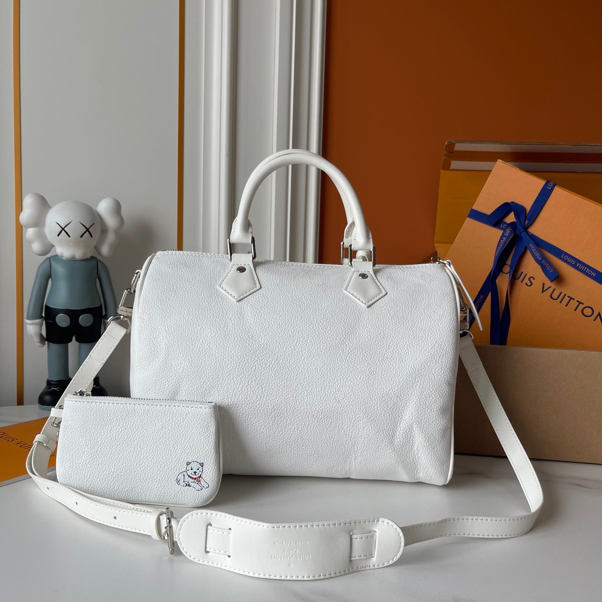Speedy P9 White Bag & Pouch