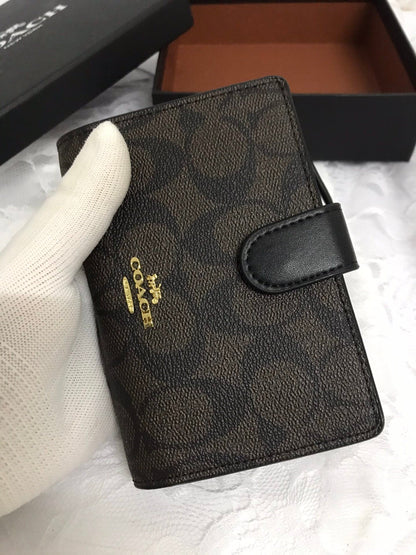 C Signature Medium Corner Zip Wallet