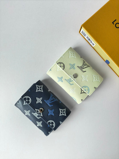 Compact Fold Wallet with Snap Closure
