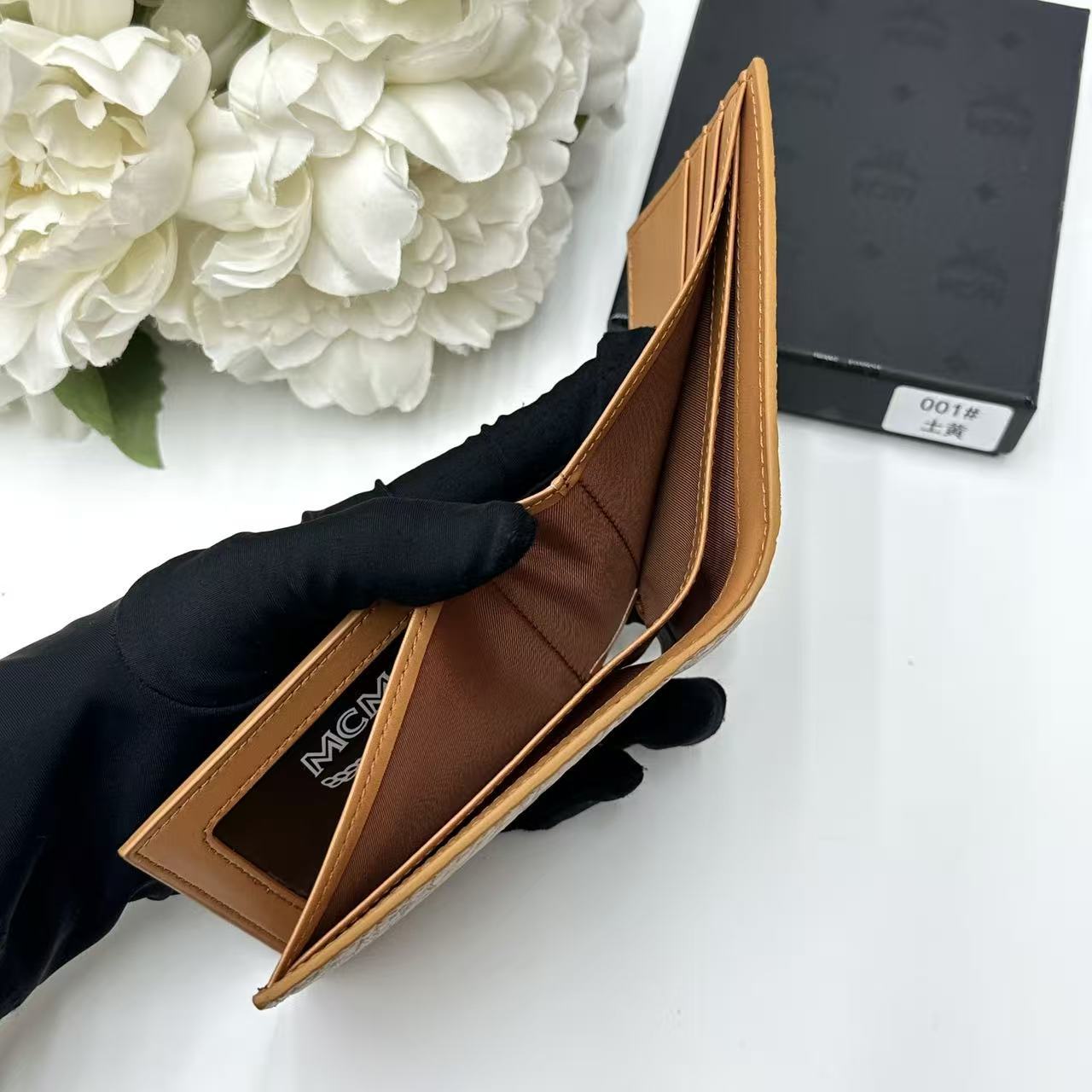 Cognac Bifold Men Wallet