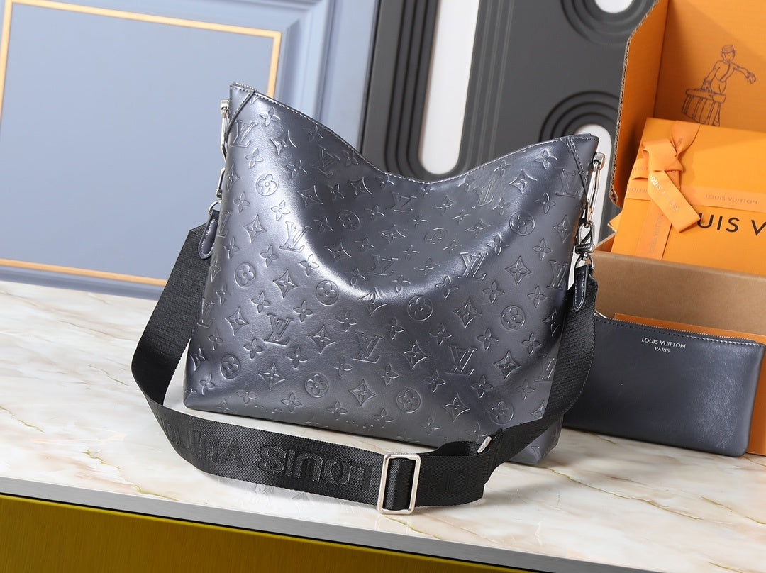 Coussin Hobo Women Handbag & Pouch