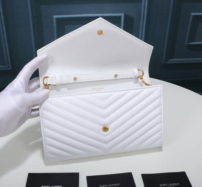 Cassandre Matelassé Chain Wallet