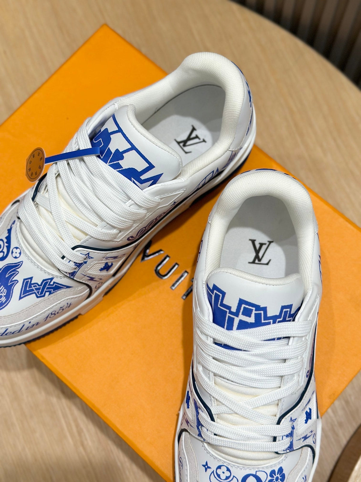 LV White And Blue Graphic Print Low Top Sneakers