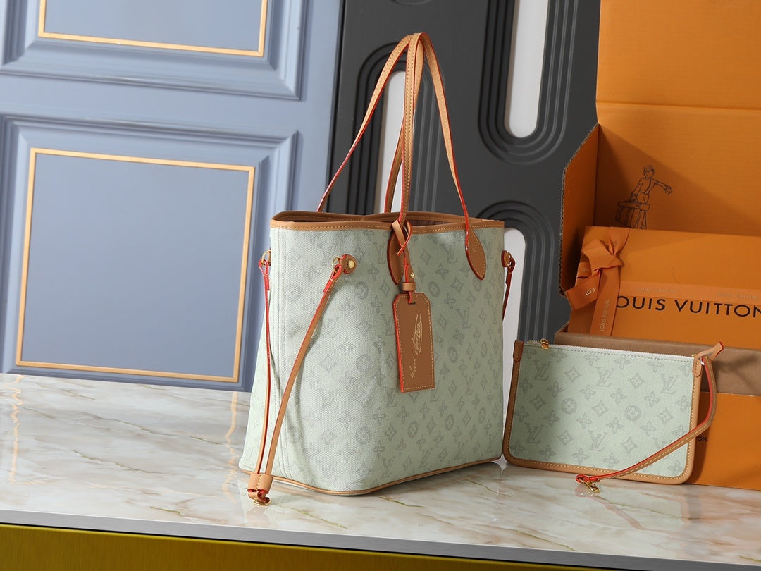 Neverfull Monogram Canvas Women Bag & Pouch
