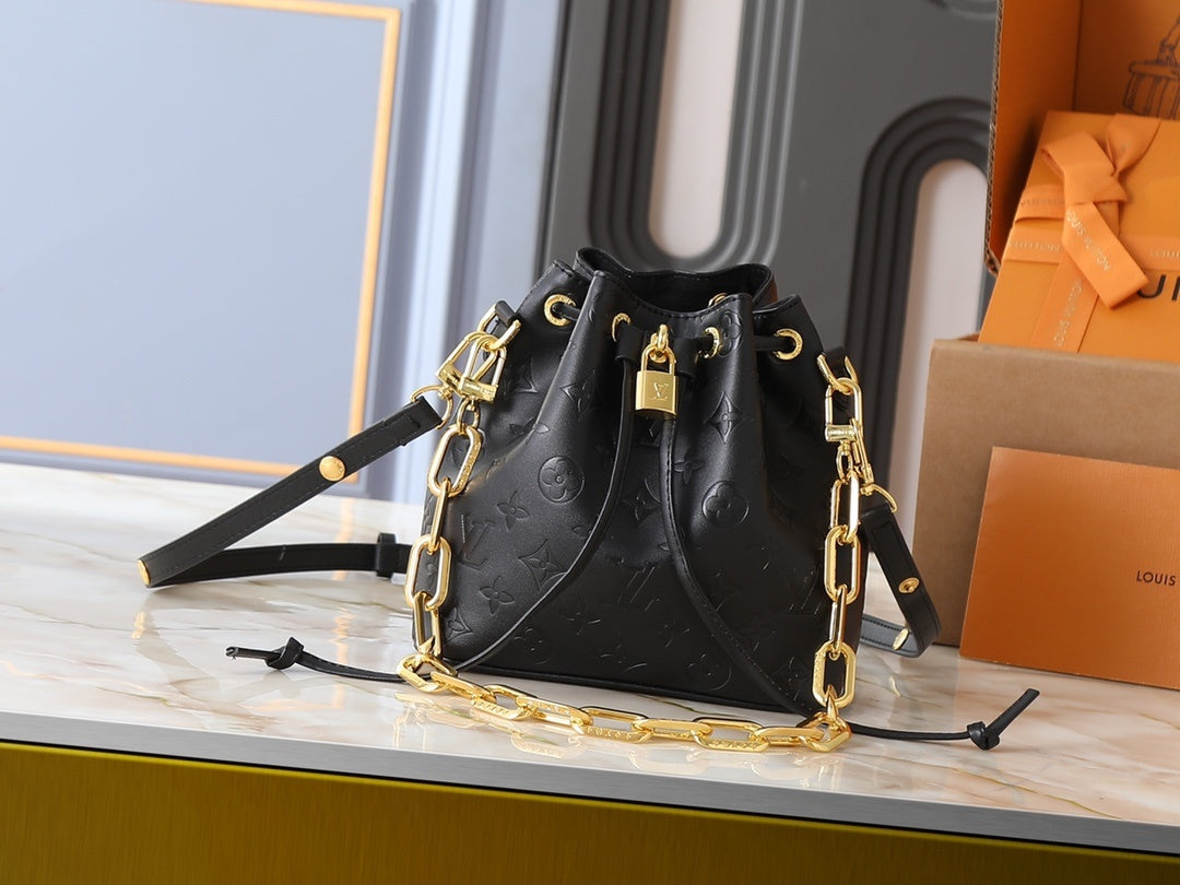 Coussin Bucket Women Bag