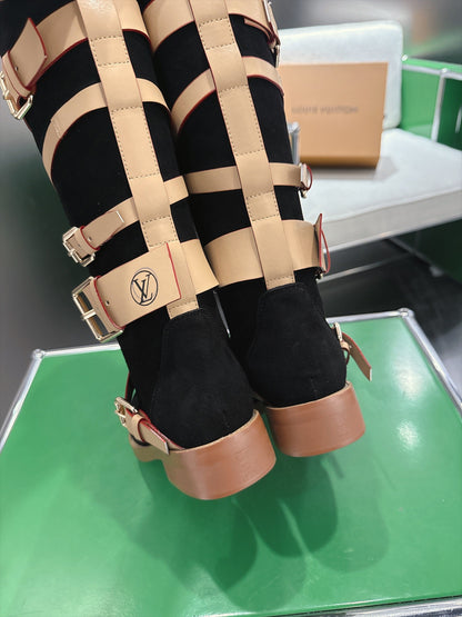 Amiral Falt Boot Crafted In Black Suede Calf Leather