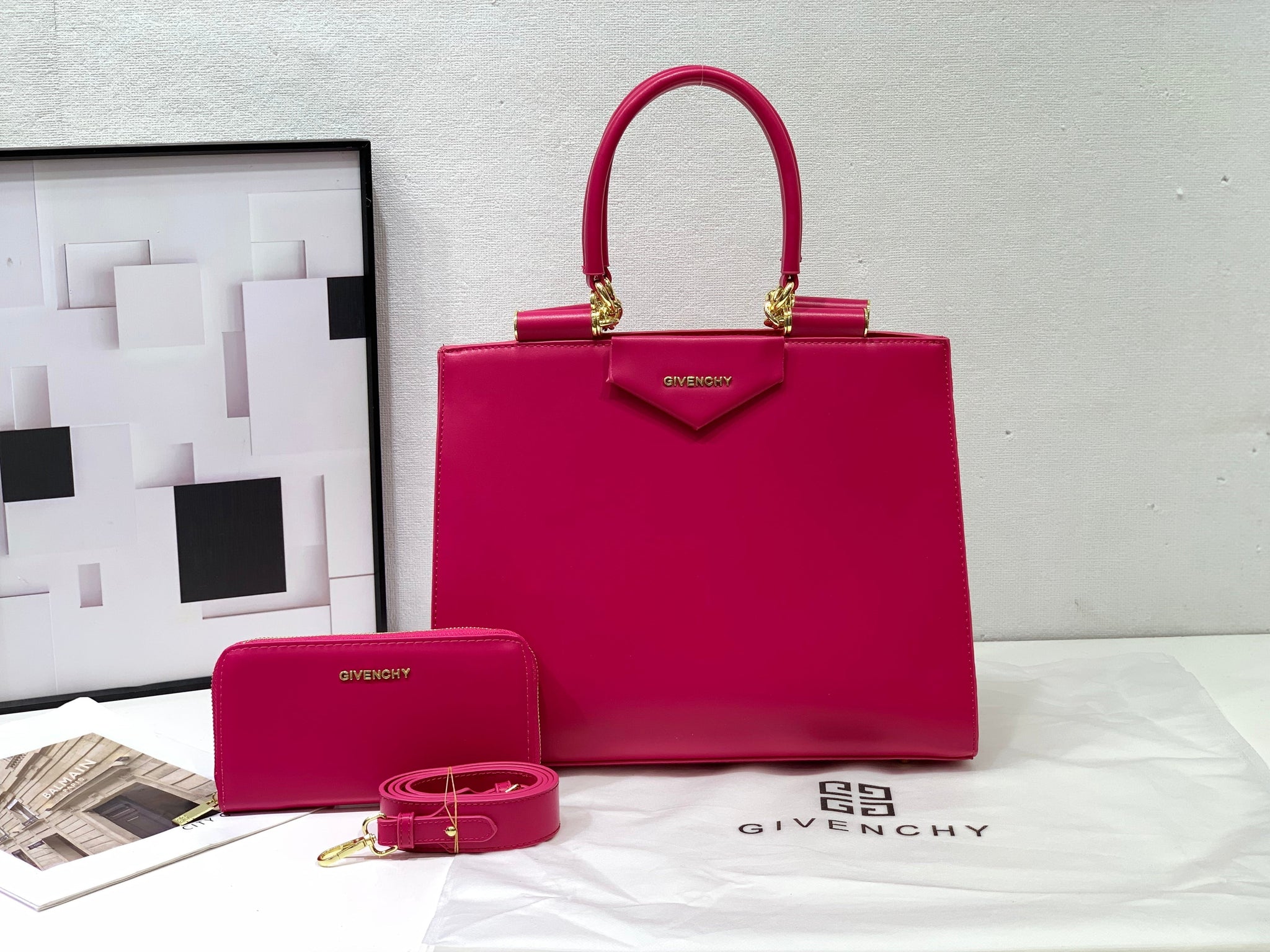 Antigona CatchAll Tote Bag & Wallet