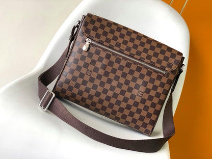 Damier Ebene District Messenger Bag