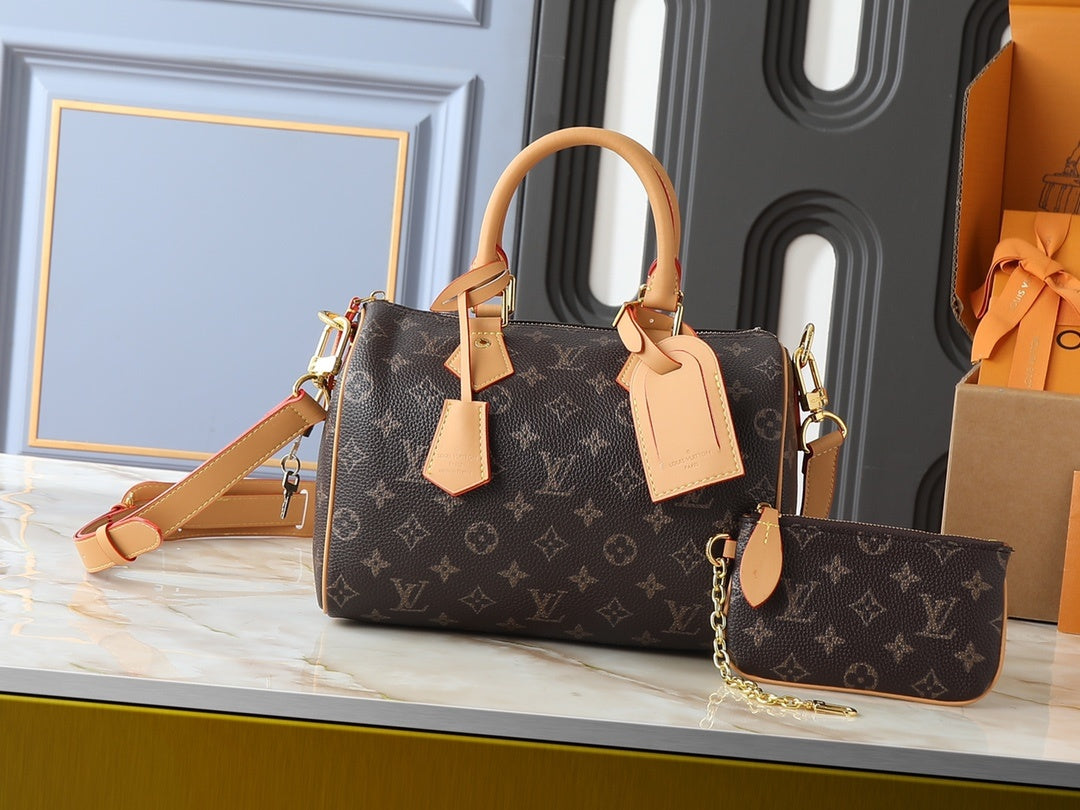 Speedy P9 Bandoulière 30 Handbag & Pouch