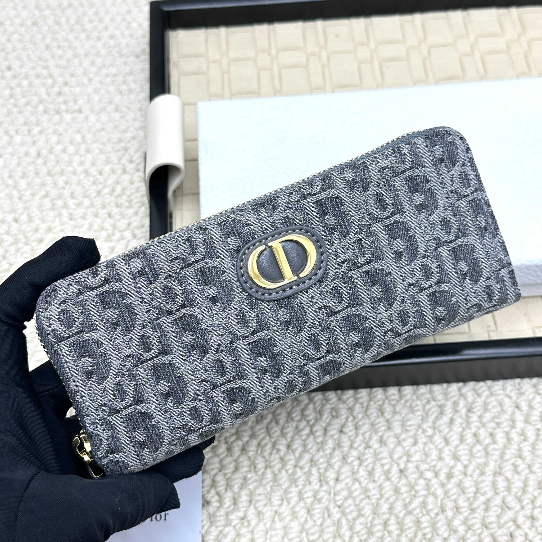 Special Modern Wallet