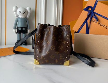 Nano Noe Trunk Bag
