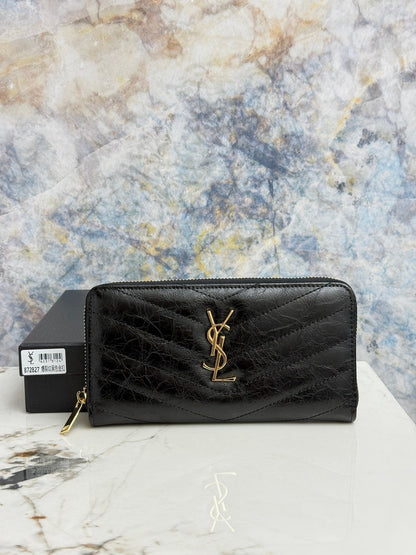 Zip-Around Wallet With Classic Chevron Quilting