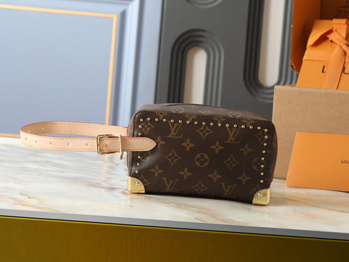 Dopp Kit Trunk Monogram
