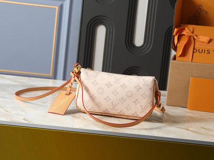 Monogram CarryAll Pochette