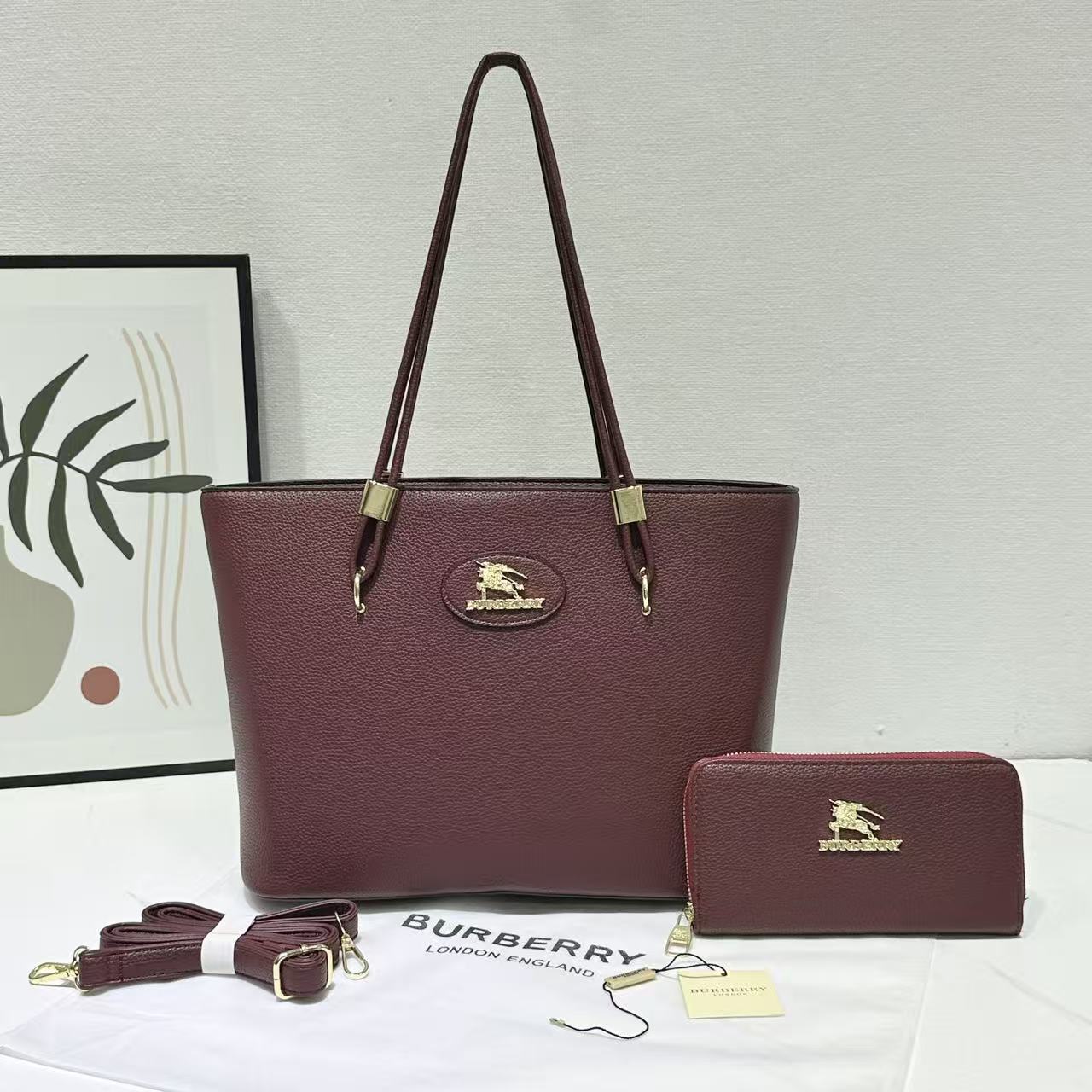 Jet Set Medium Tote Bag & Wallet