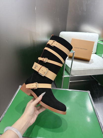 Amiral Falt Boot Crafted In Black Suede Calf Leather
