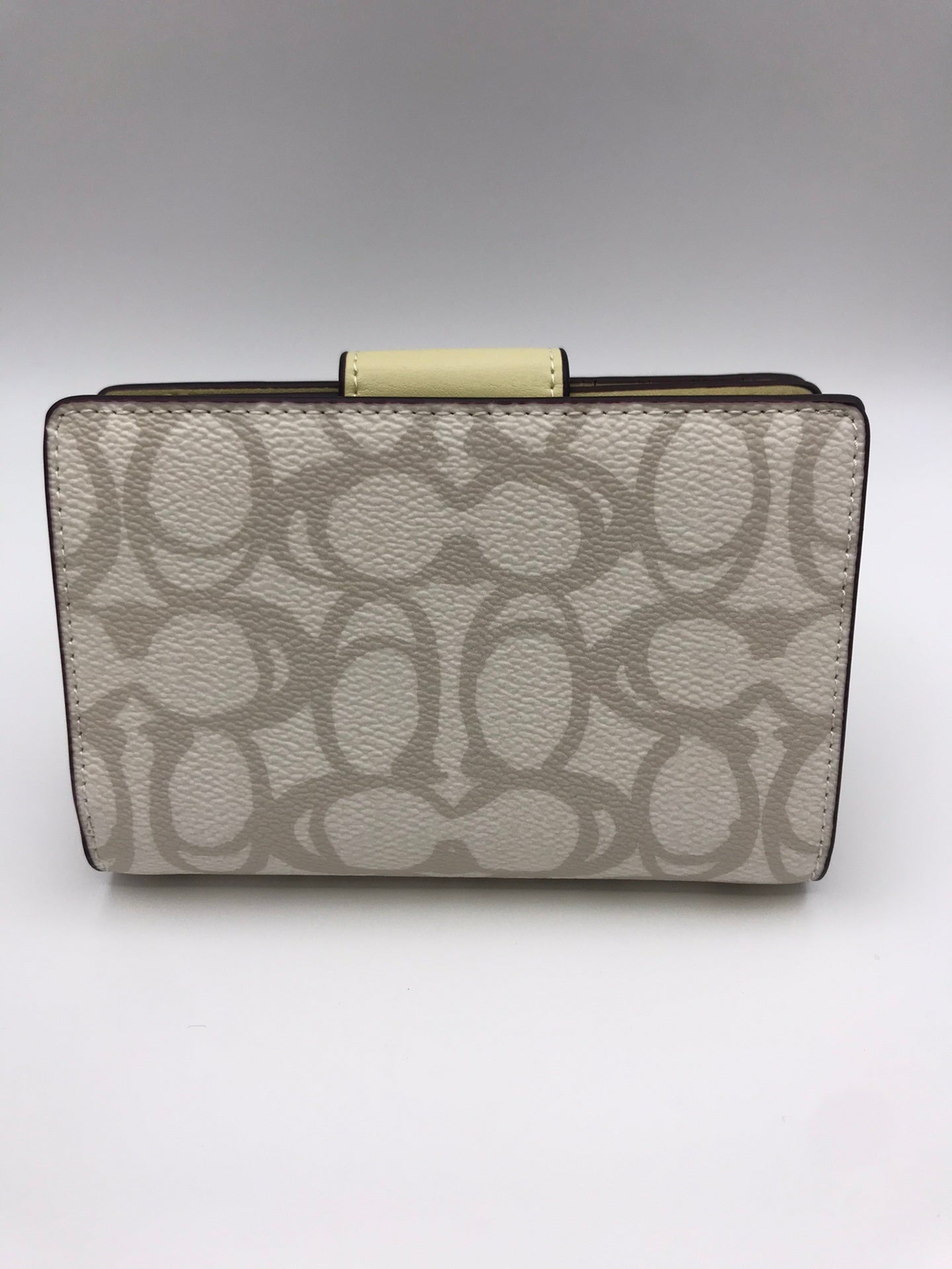 Medium Corner Zip Wallet In Beige