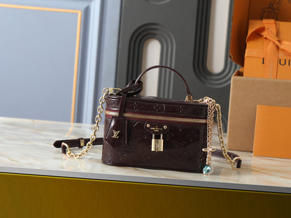Vanity Chain Pouch