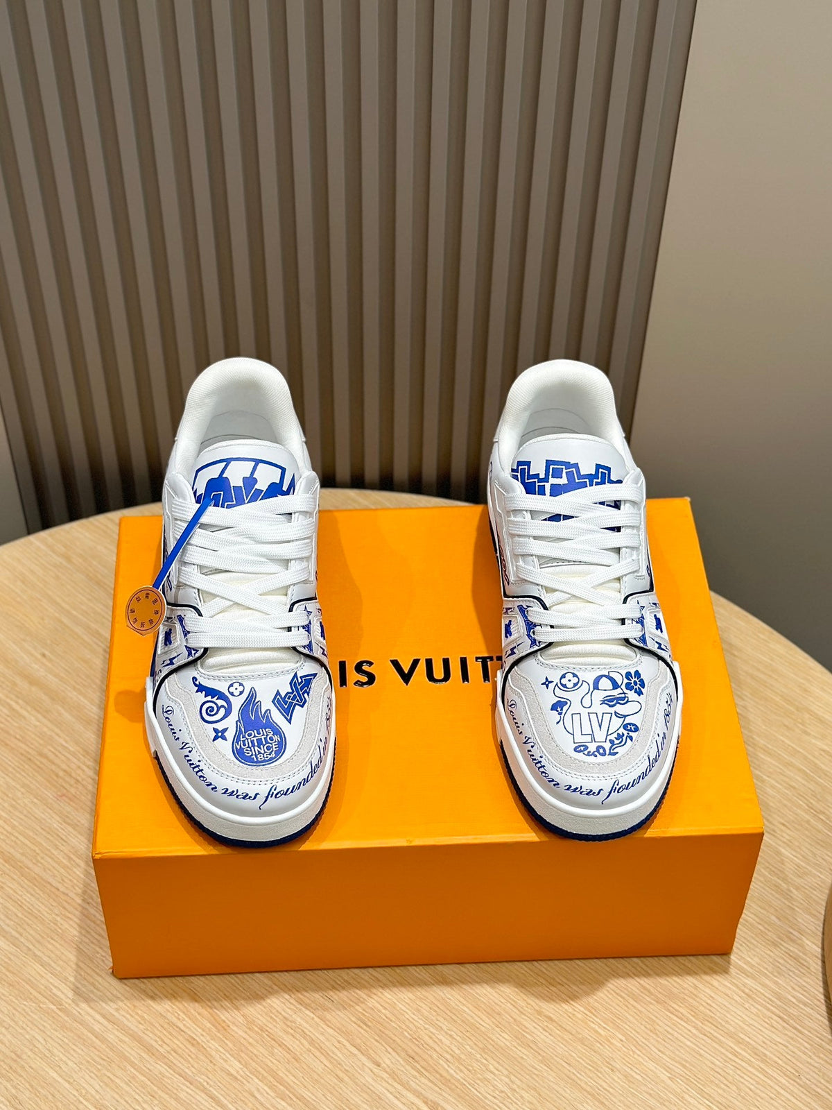 LV White And Blue Graphic Print Low Top Sneakers