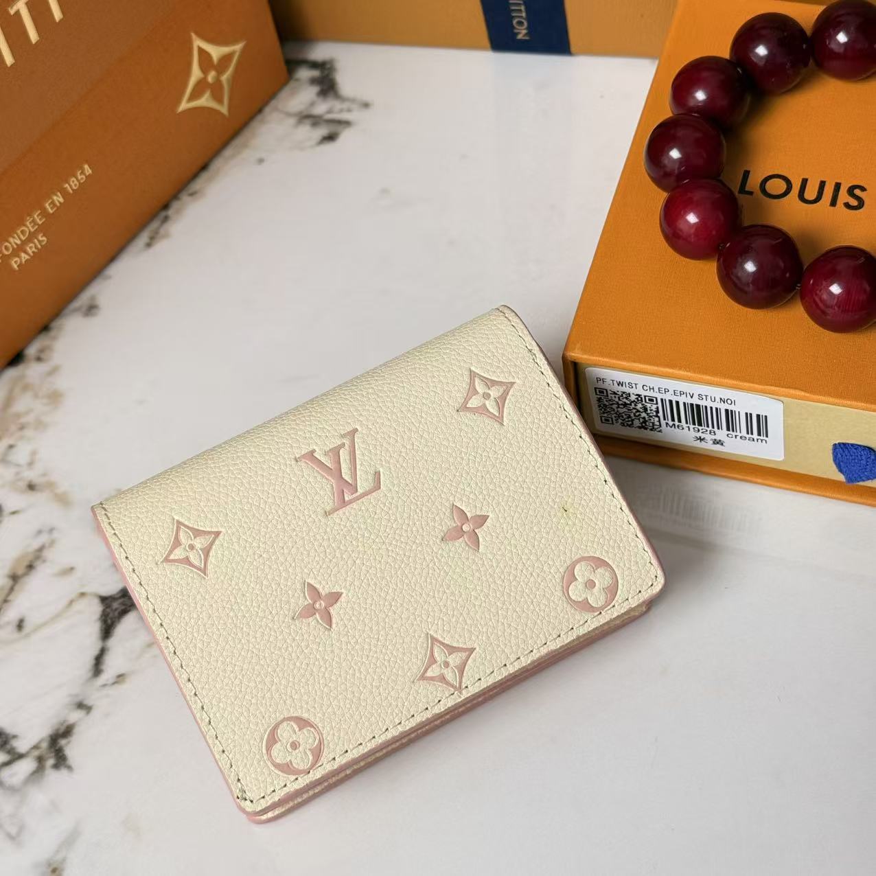 Victorine Wallet Monogram