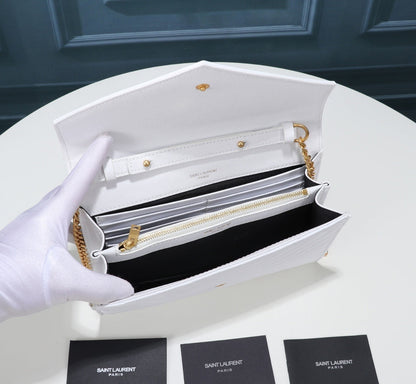 Cassandre Matelassé Chain Wallet