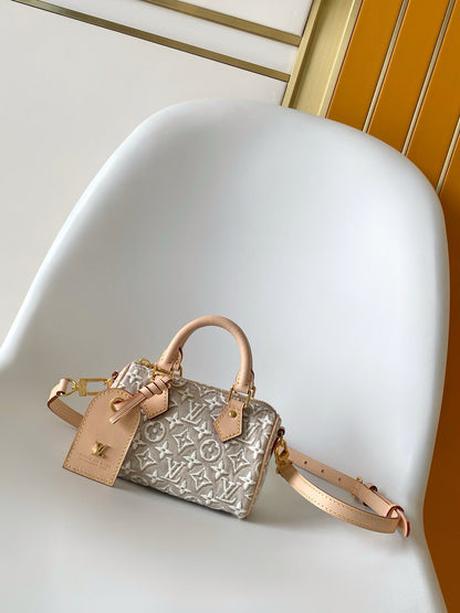 Nano Speedy With Tactile Jacquard Canvas In Soft Peuplier Shade