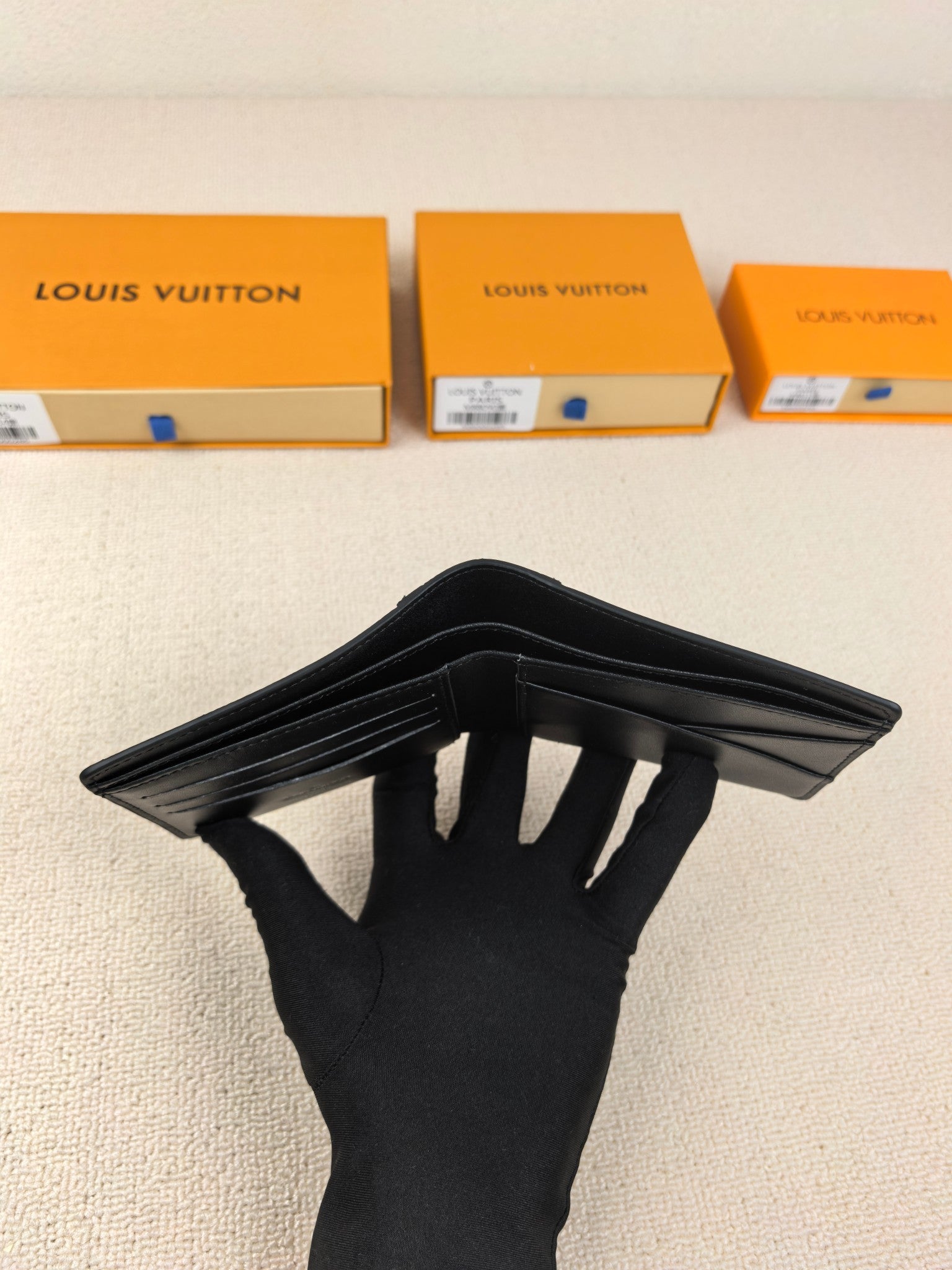 Multiple Wallet Black Aerogram