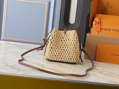 Raffia Noe Purse