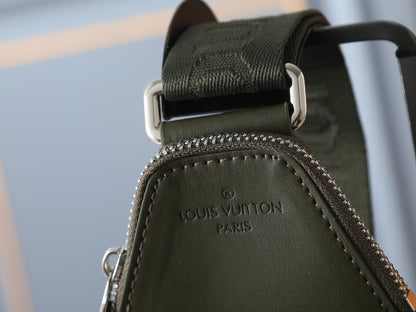 LV Avenue Slingbag PM In Monogram Eclipse