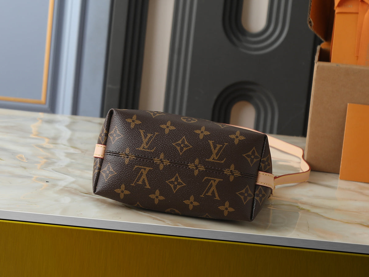 LV Multipass Handbag With Gold-Toned Braided Chain
