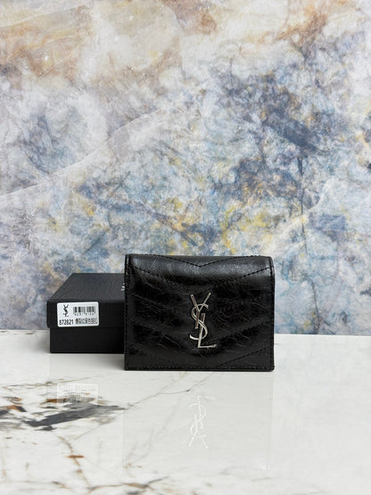 Compact Wallet With Iconic Chevron Quilted Overstiching