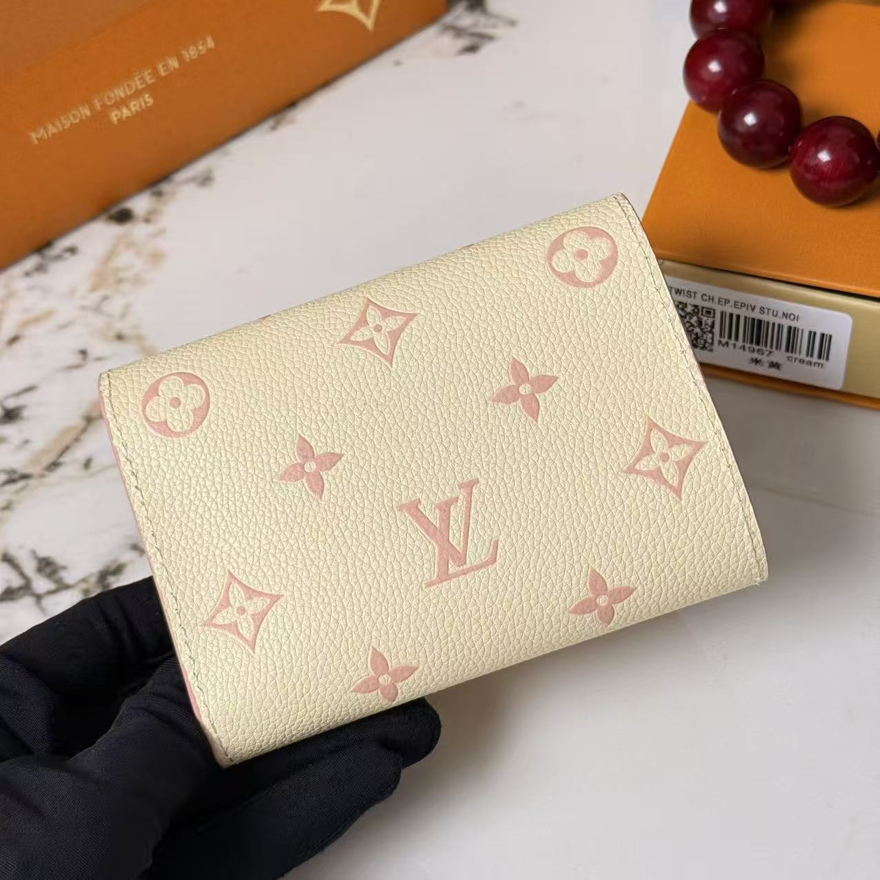 Victorine Wallet Monogram