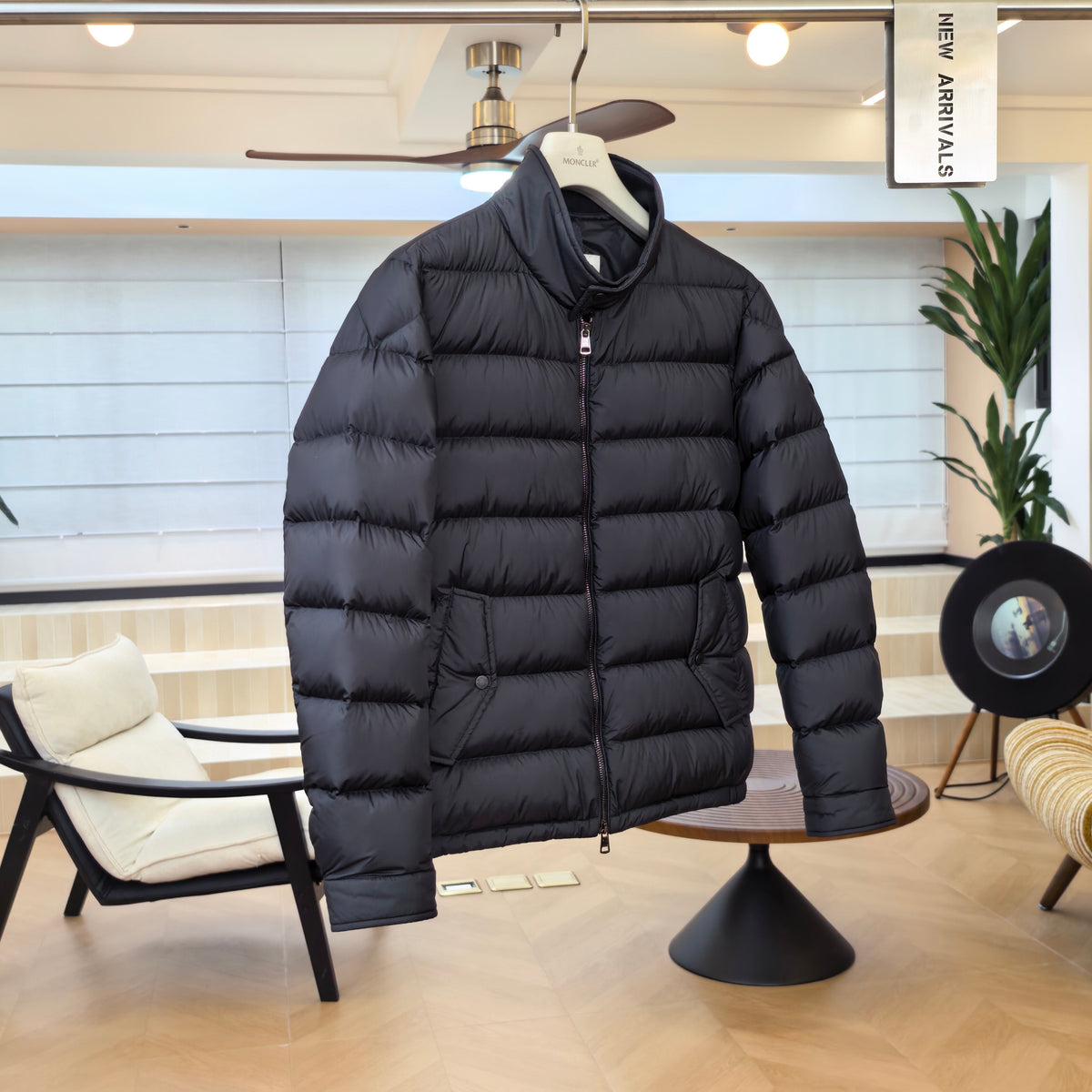 Short Puffer Jacket In Black