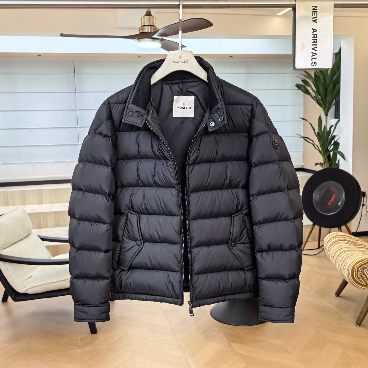 Short Puffer Jacket In Black
