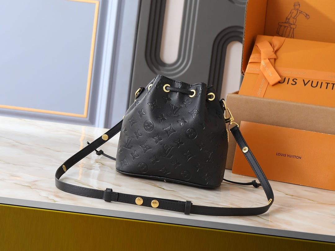Coussin Bucket Women Bag
