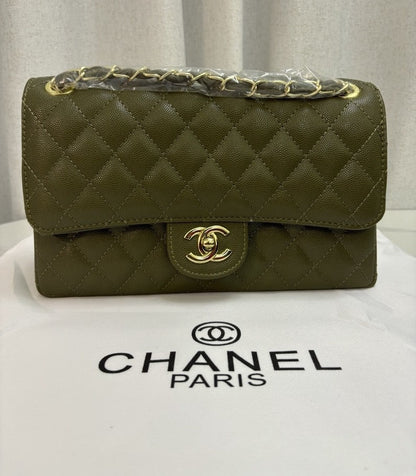 Classic Medium Flap Bag Handbag