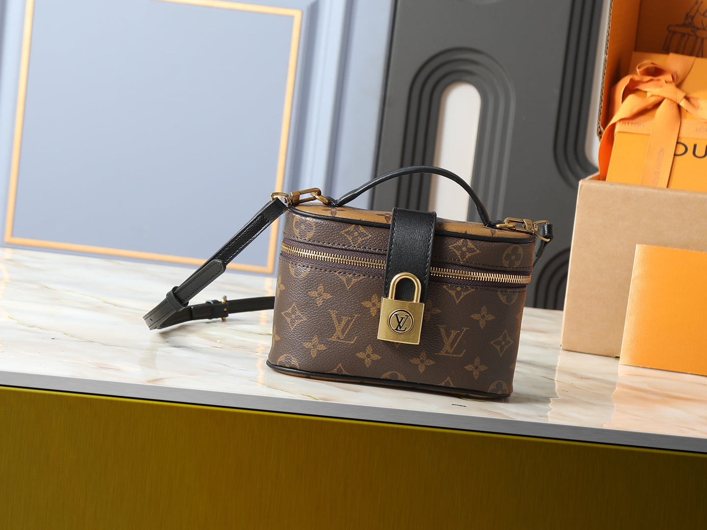 Premium Vanity Cosmetic Case with Lock