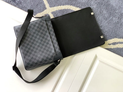 District Messenger Bag With Iconic Black And Gray Damier Graphite