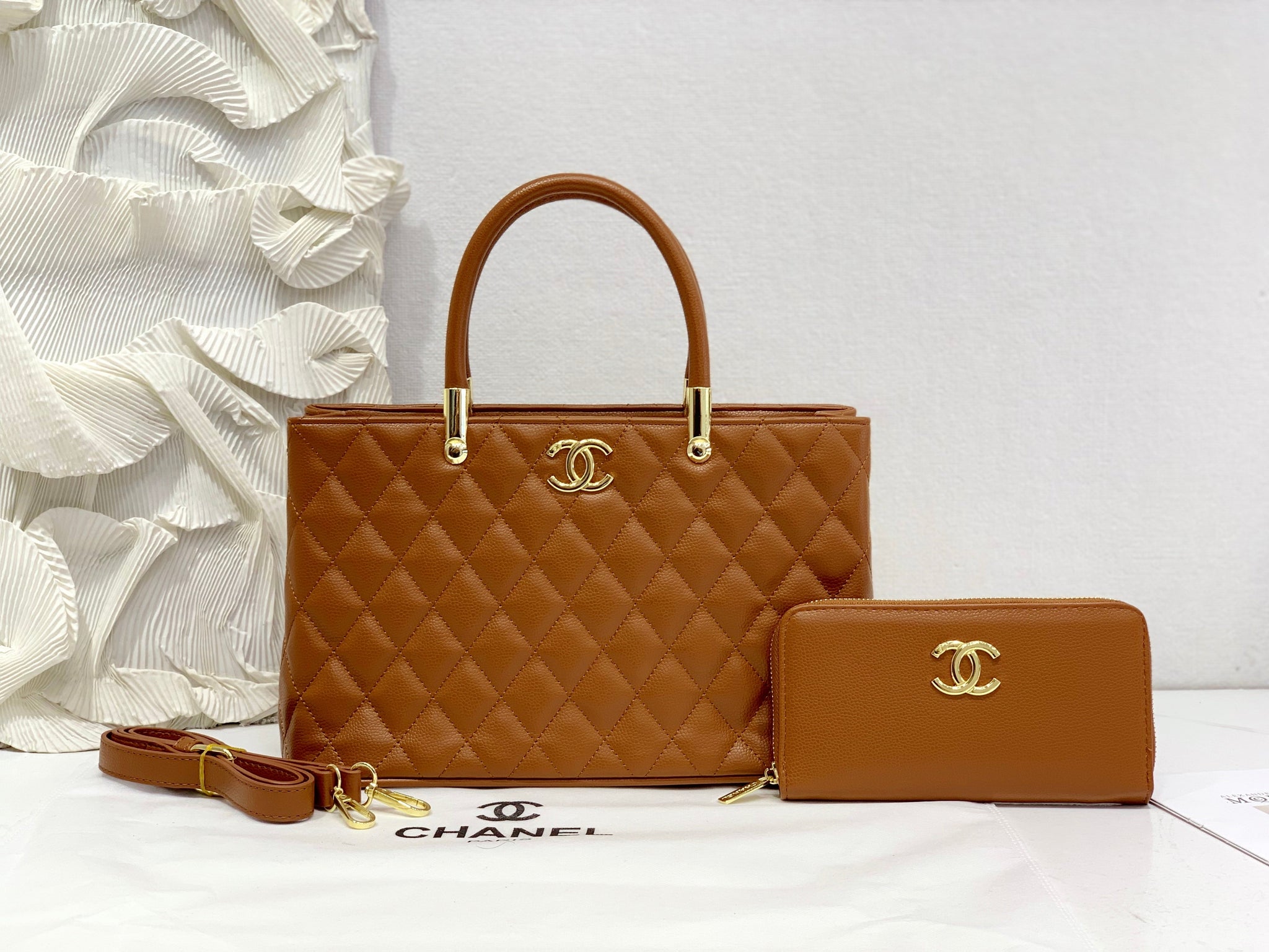 Timeless Shopping Tote Bag & Wallet