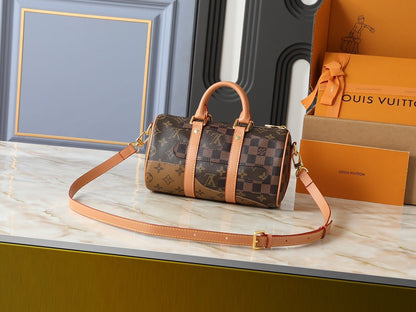 Keepall Bandoulière 25 Monogram Handbag