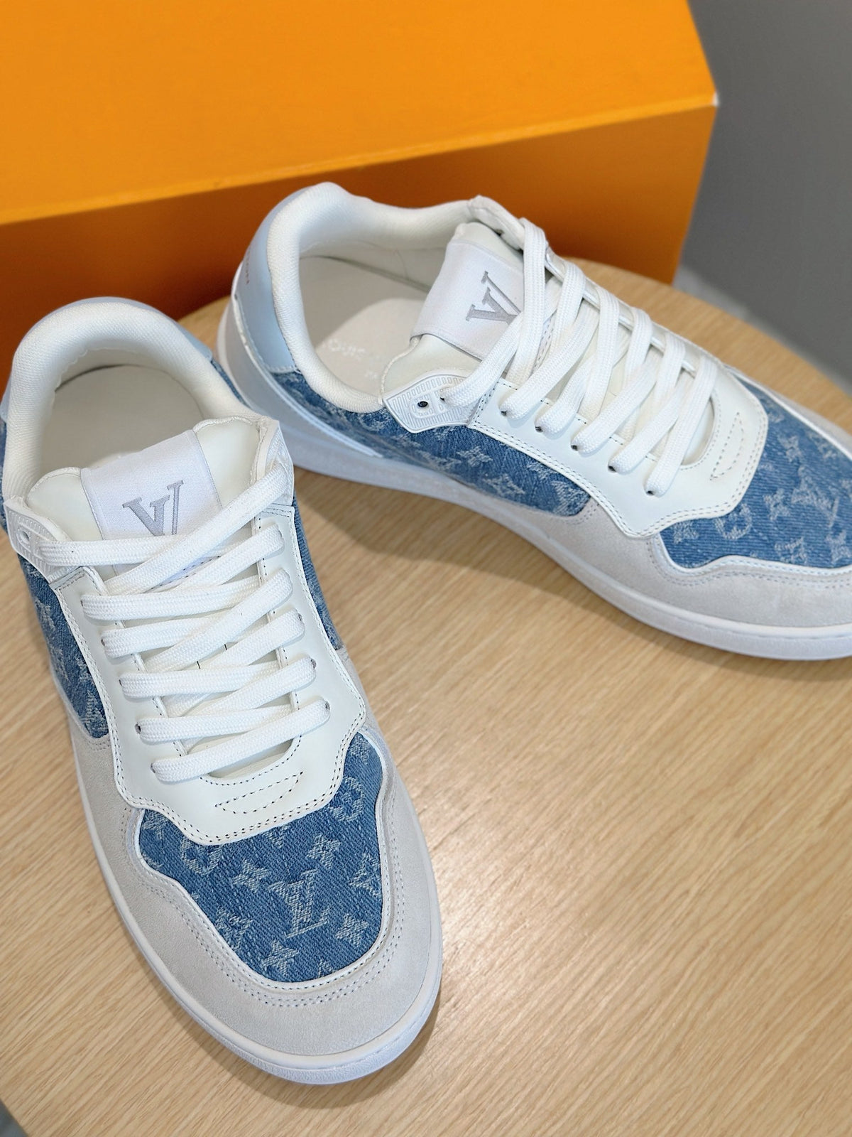 LV Stadium Low Sneaker In Light Blue Denim And White