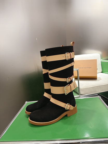 Amiral Falt Boot Crafted In Black Suede Calf Leather