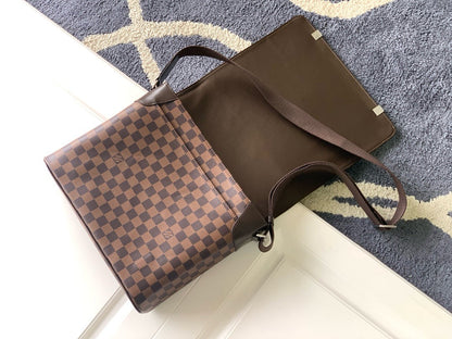 Damier Ebene District Messenger Bag