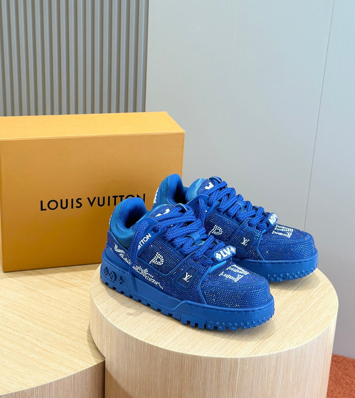 LV Trainer Maxi In Vibrant Blue Color