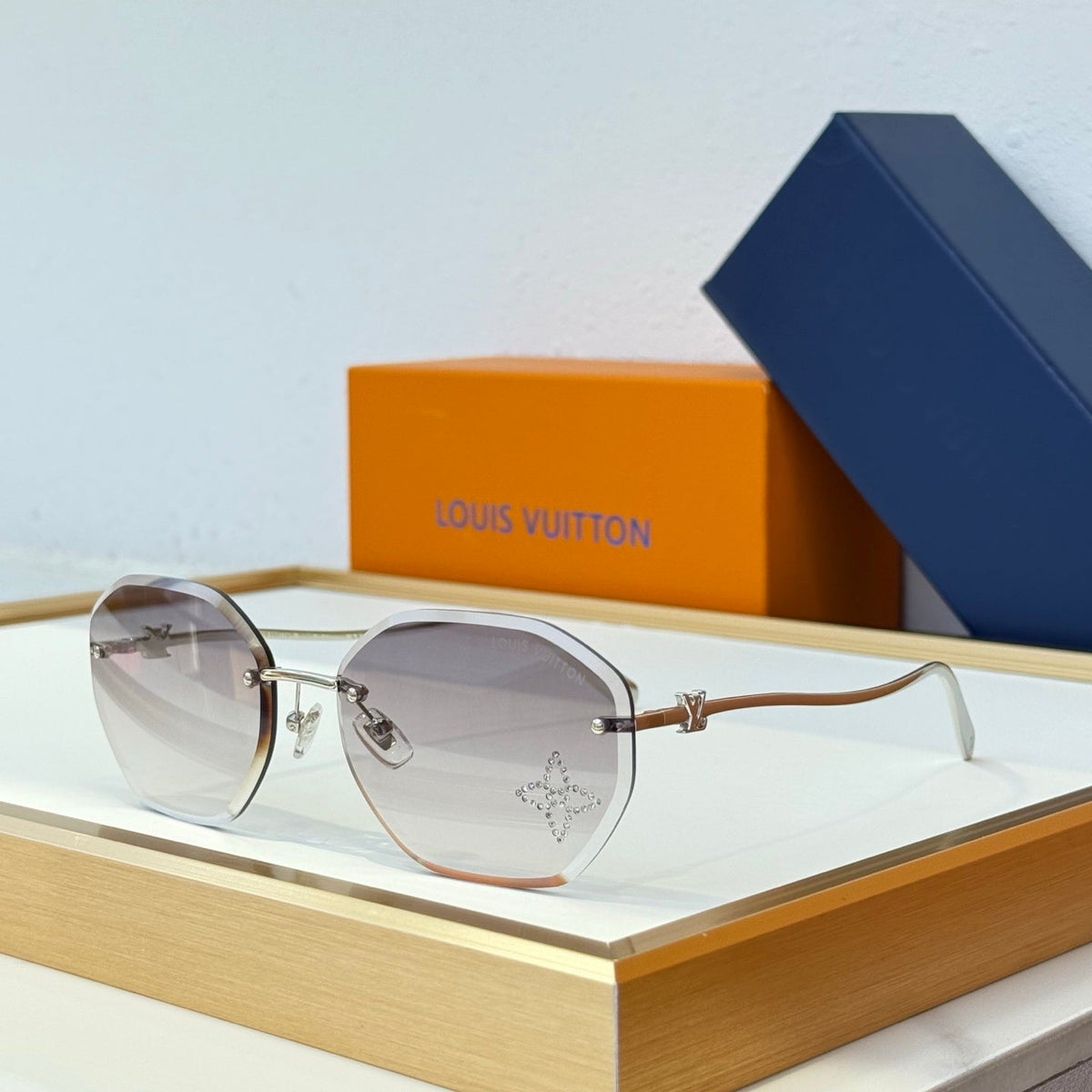 LV Rimless Gradient Sunglasses With Delicate Rhinestone Monogram Flower Detail