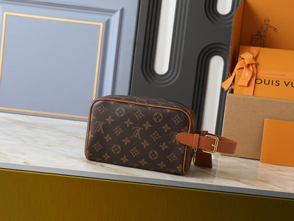 Pochette Monogram Cite Bag
